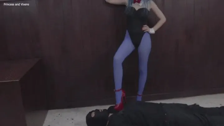 Janette Cosplay Trampling