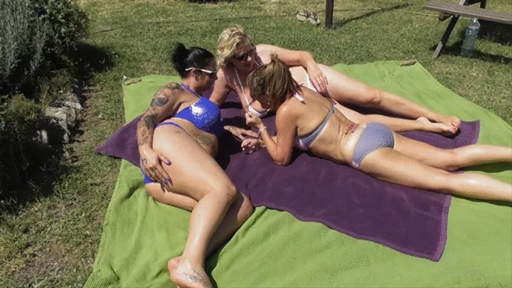 Camilla's Outdoor Lesbian Threesome