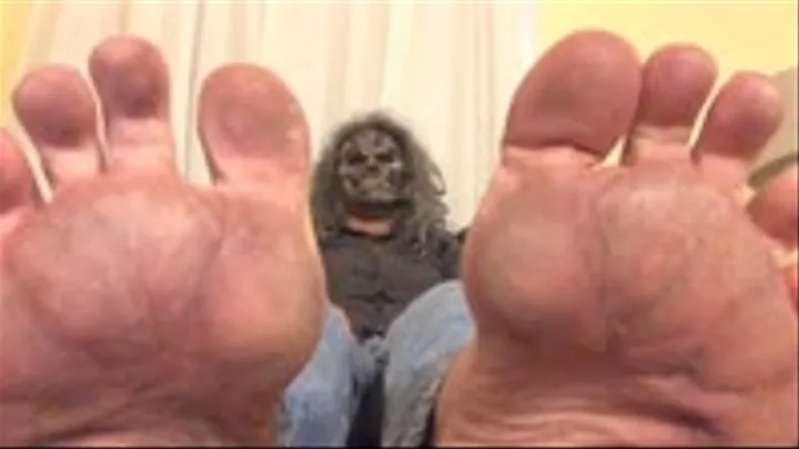 Zombie Makes Homo Worship Its Dirty Feet
