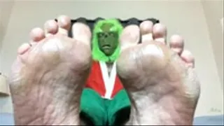 Grinch Makes Santa Lick His Feet Soles