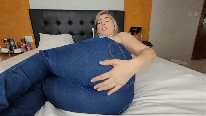 YOUNG BLONDE FARTING IN JEANS WITH HER BIG ASS - BY SCARLET BLOND - CLIP 3