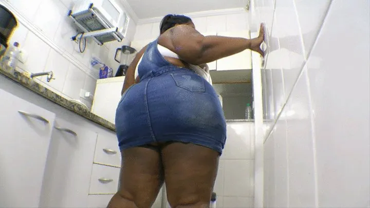 Farting in the kitchen By enormous bbw - By Thamy bbw - CLIP 5