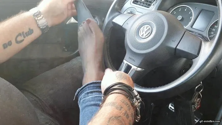 Helenas Shoeplay in the car and taking off nylons