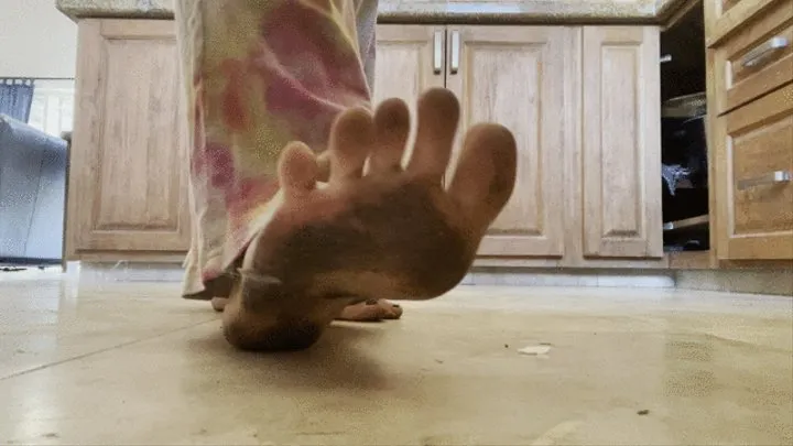 Dirty feet and booty in your FACE!
