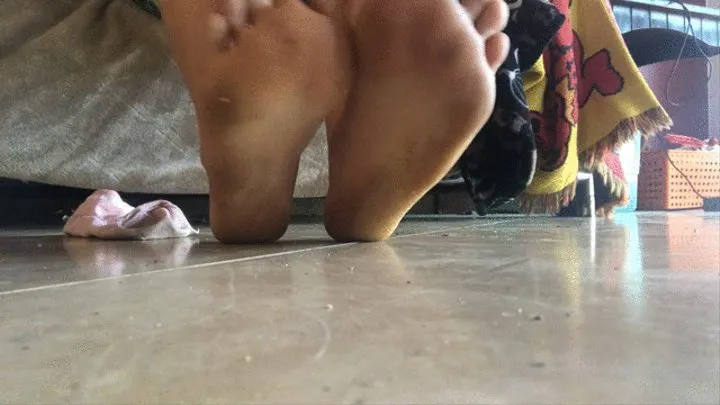 Pedicure peek