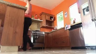 Sexy Housewife Does Housewife Stuff in Tight Yoga Leggings