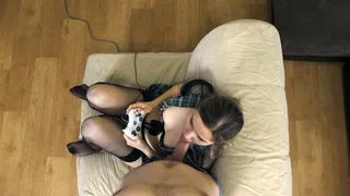 Gamer girl gets creampie