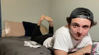 Matteo The College Jock In "The Pose" & Cum Countdown - Male Feet, Twunk Foot Play, Gay JOI