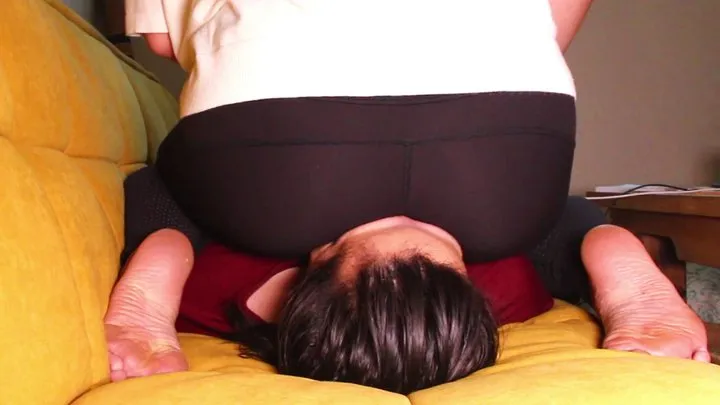 Goddess Ana: Black Yoga Pants Facesit