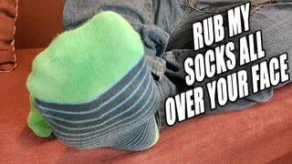 Sock Lovers: You Sniff & Suck KingMarti's Sweaty Socks, Blows Load on Them