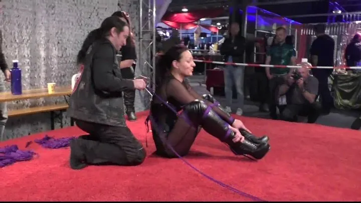 1 on 1 Bondage Escape Challenge from BoundCon European Fetish Convention - Damon Pierce vs Katarina Blade - Part 2