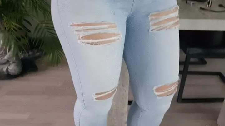 Request Tapping in high heels and thight jeans