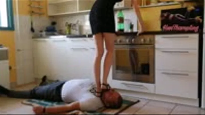 Sexy kitchen trampling