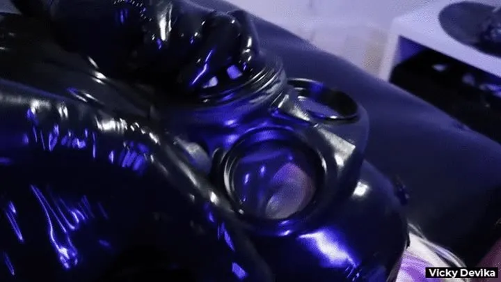 Rubberdoll Gasmask Light Breathplay