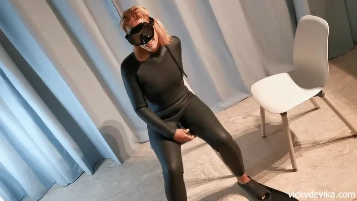 Wetsuit Masturbation ( )