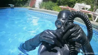 Gasmask & Rebreather Bag Underwater