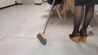 Cleaning in vintage cork wedge