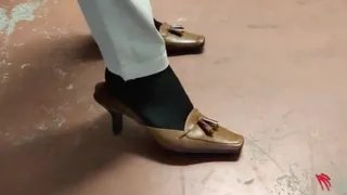 Shoeplay with kitten heels