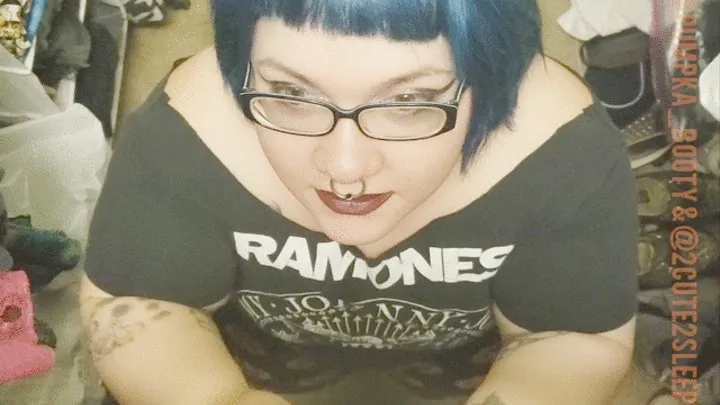 First load to goth gf face and glasses