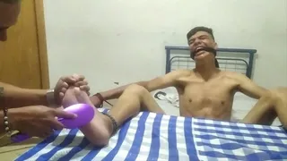 JHONJAIVER EN SU PRIMER VÍDEO DE COSQUILLAS