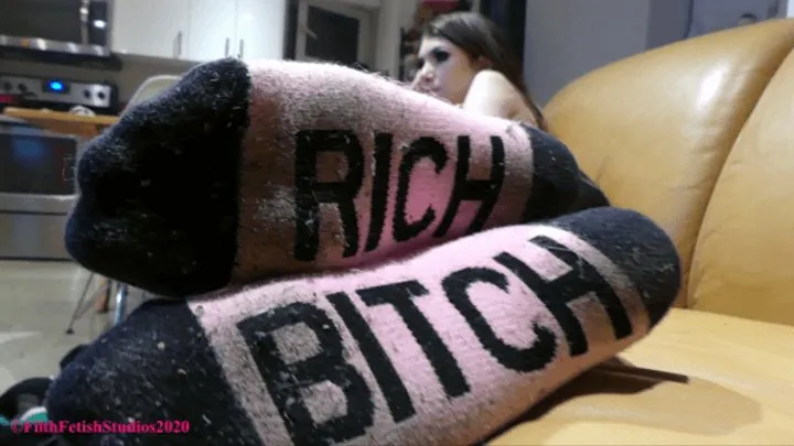 The Rich Bitch - Spoiled Princess Araya