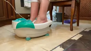 Amazon Beatrix bathing and pampering her giant feet