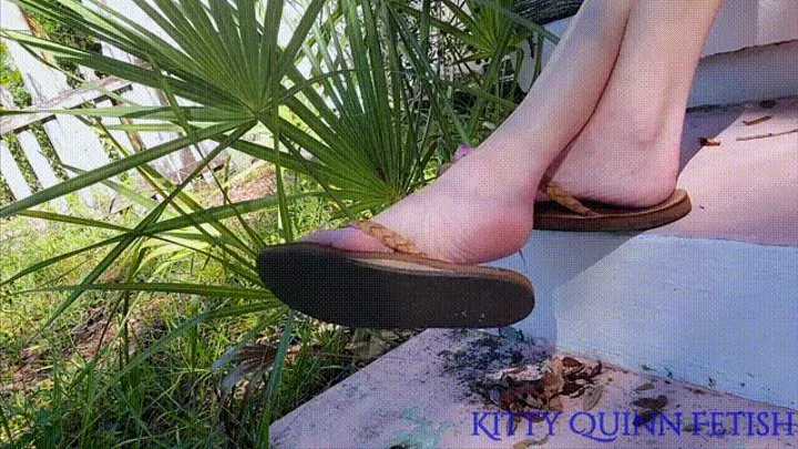 Kitty's Morning Flip Flop Dangle