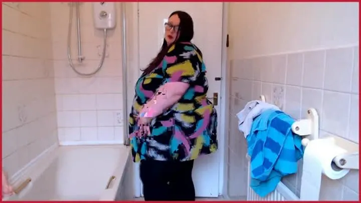 SSBBW GETS READY FOR THE SHOWER