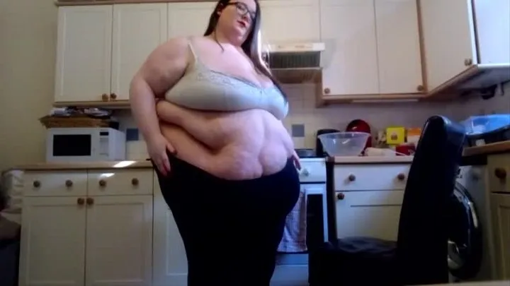 BBW SSBBW STRIPS IN KITCHEN READY TO BAKE