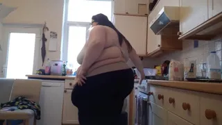 BBW SSBBW NAKED BAKING COOKING IN THE KITCHEN STRIP SIDE FRONT