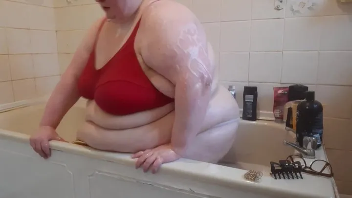 SSBBW BBW STRUGGLES IN THE BATHTUB HUGE BELLY AND BODY