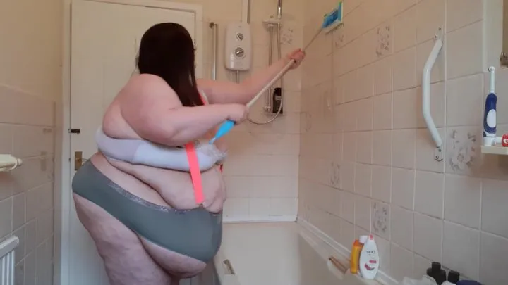 BBW SSBBW HOUSE CHORES IN SUSPENDERS & THONG