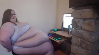 SSBBW WORKER AT THE OFFICE AFTER DARK