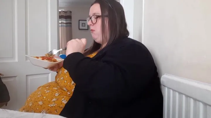 BBW SSBBW STUFFING BELLY FISH AND CHIPS FEAST - SFW