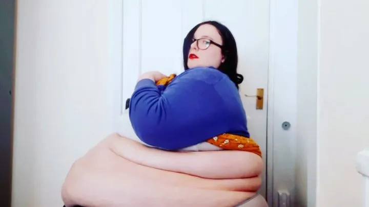 BBW SSBBW SHOWS OFF ENORMOUS BELLY IN KITCHEN