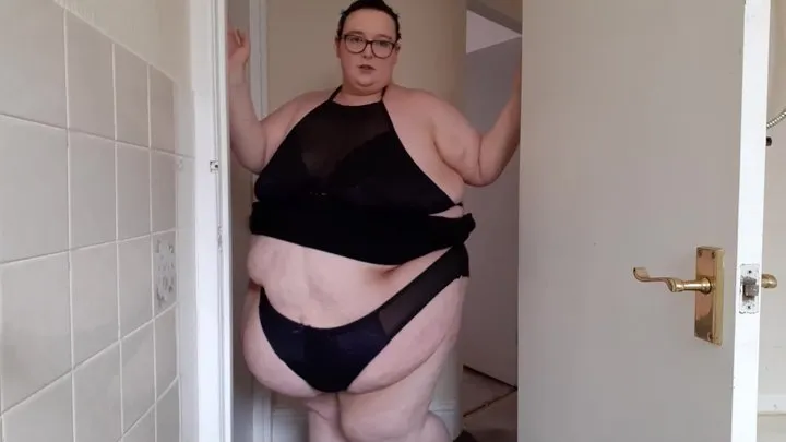 SSBBW BBW BODY JIGGLES IN SEXY UNDERWEAR