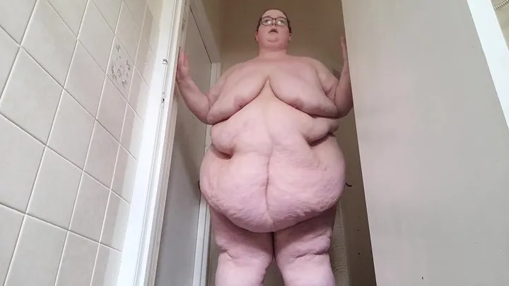 SSBBW GIANTESS GODDESS FULL BODY STRIP