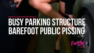 Busy Parking Structure Barefoot Public Pissing (ES066)