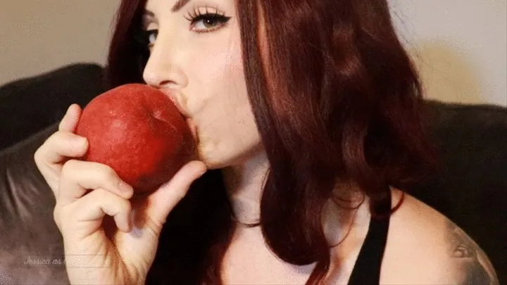 Peach Eating - Jessica Dynamic