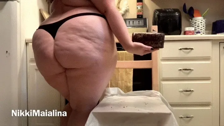 Nikki Maialina's Cake Smash