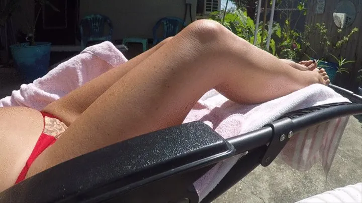 Sunny Day shinny LEGS tease