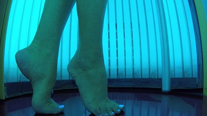 tanning standing on my POINTED TOES