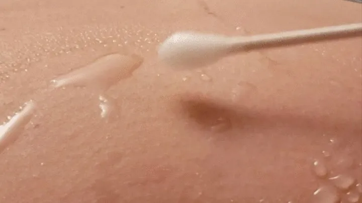 Cleaning my sexy navel piercing