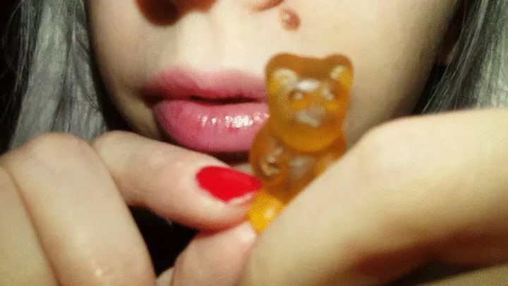 Chewing gummy bears