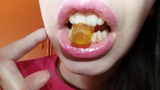 Chewing gummy bearss