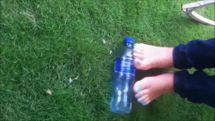 BIG FEET DESTROYING WATER BOTTLE