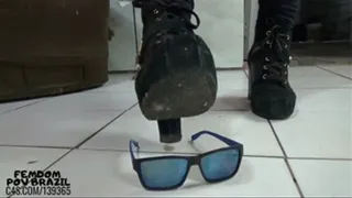 Boot Crush - Squashing Glasses | | MP4 VIDEO | FEMDOM POV BRAZIL