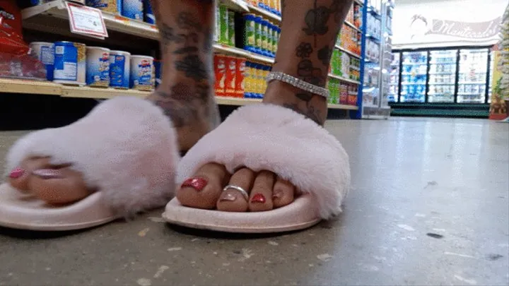 Fuzzy Slipper Flip Flops Foot Fetish Toe rings and anklet Shopping Cam