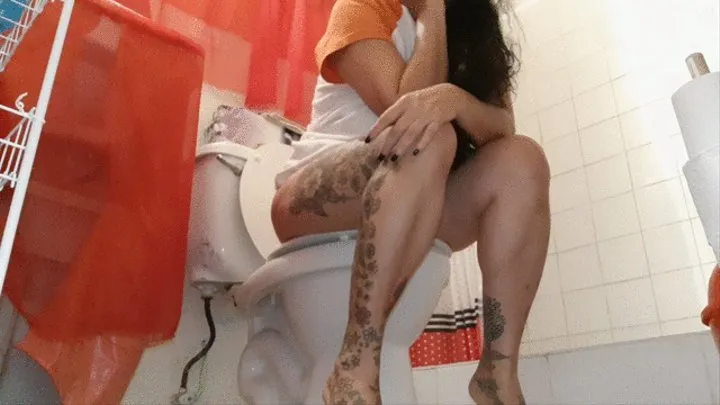 Latina Milf Pee and Ploppy num 2 Potty sound Toilet fetish video