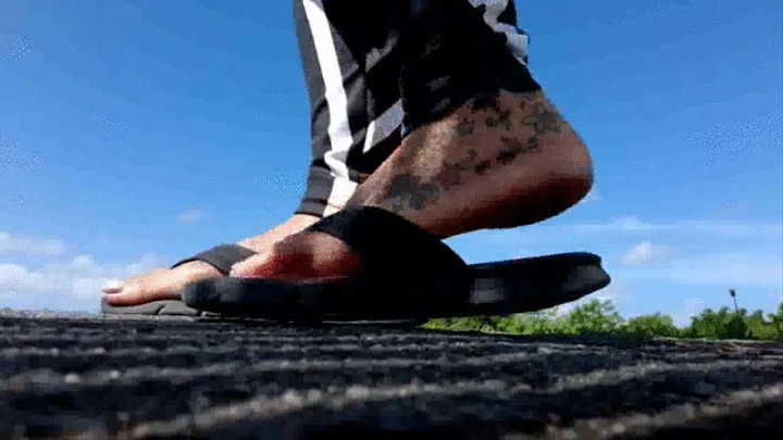 Giantess Pov Foot Fetish Fun Outdoors Toe Pointing Wiggling Spreading Foot Arching Soles View